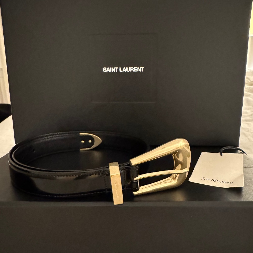 (Brand new) Saint Laurent Folk Buckle Belt in Shiny Leather (65, 26”)